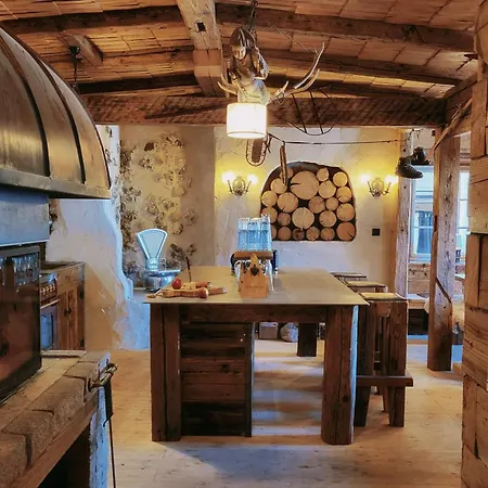 Urig-alpine Lala Alm - 22 Personen *