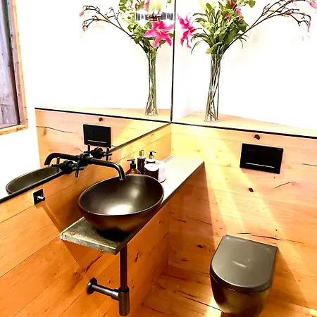 Stylische Alpenlounge Mit Pool, Sauna Und Jacuzzi, Fuer Bis Zu 22 Personen